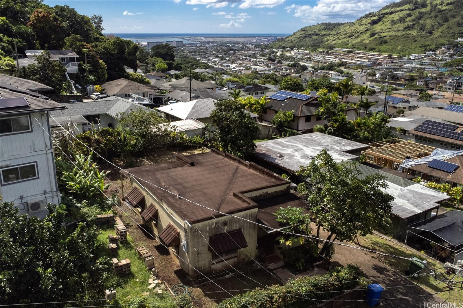 1654  Mahani Loop Kalihi Valley, Honolulu home - photo 19 of 20