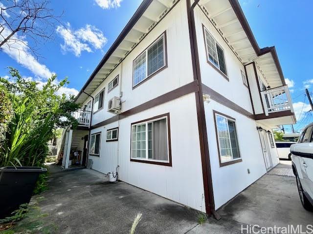 1654  Olona Lane Liliha, Honolulu home - photo 3 of 13