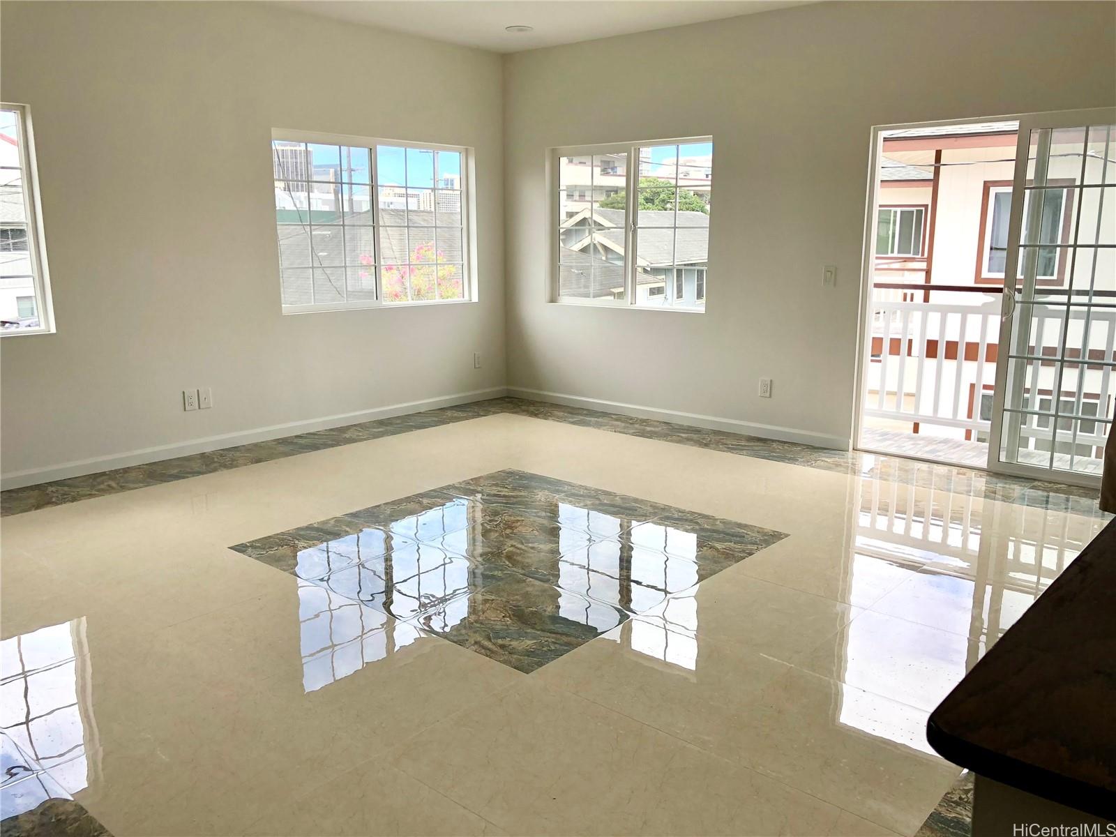 1654  Olona Lane Liliha, Honolulu home - photo 7 of 13