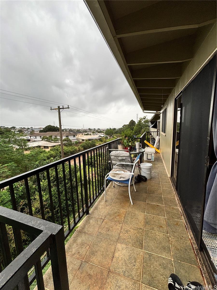 1655 Hoolaulea St Pearl City - Rental - photo 3 of 16