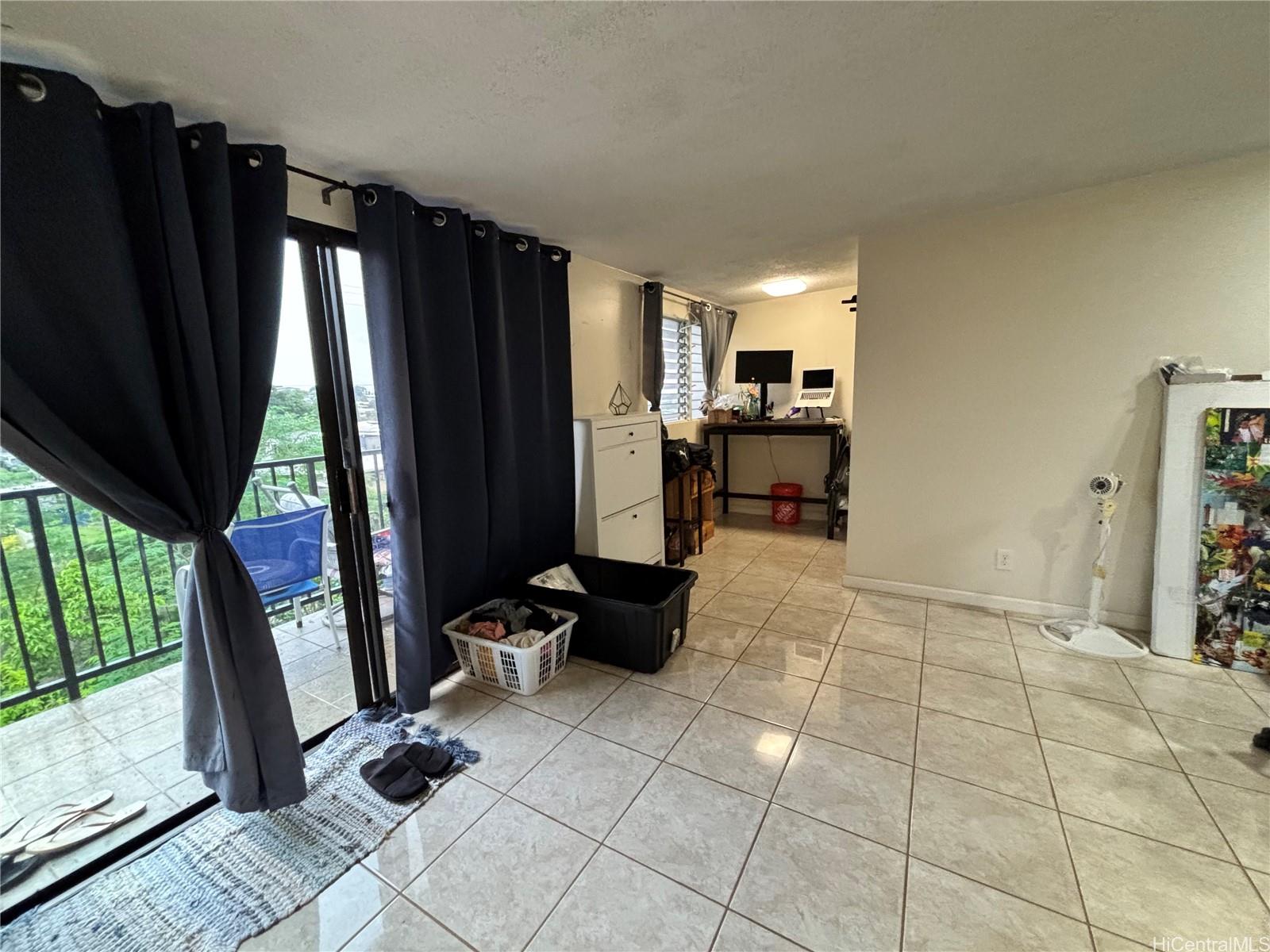 1655 Hoolaulea St Pearl City - Rental - photo 6 of 16
