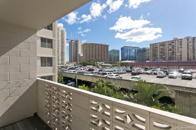 Holiday Terrace condo # 303, Honolulu, Hawaii - photo 12 of 12