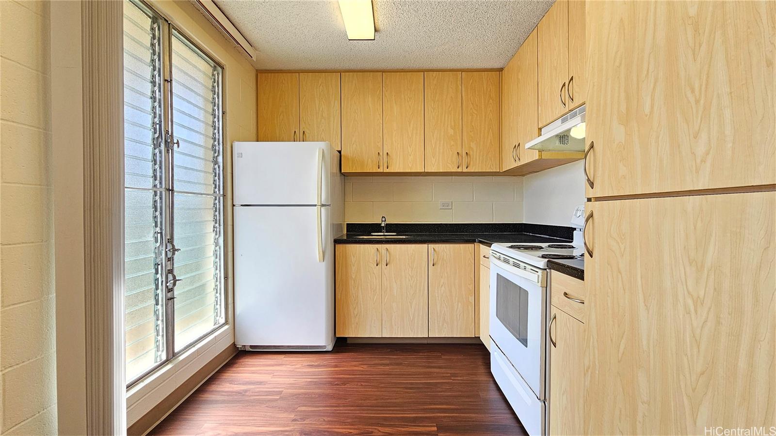 1655 Liholiho St Honolulu - Multi-family - photo 16 of 25