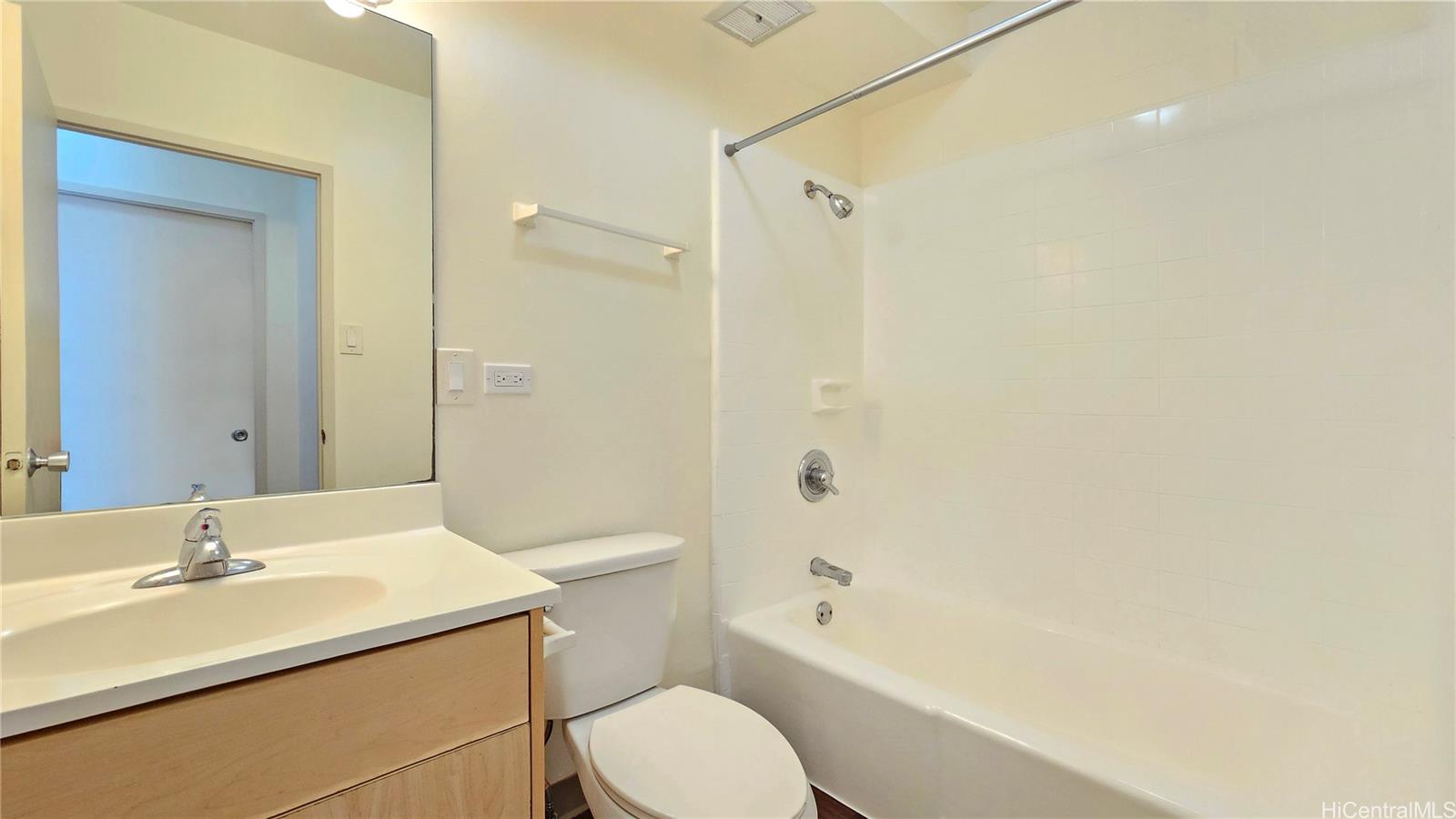 1655 Liholiho St Honolulu - Multi-family - photo 7 of 25