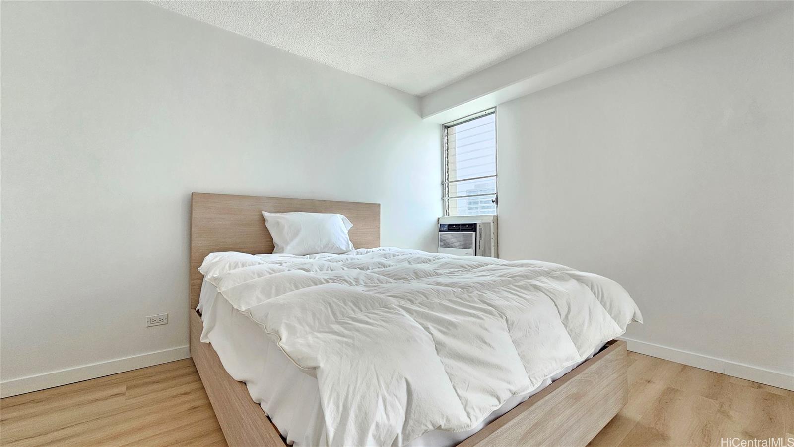 Kapiolani Manor condo # 1110, Honolulu, Hawaii - photo 4 of 13