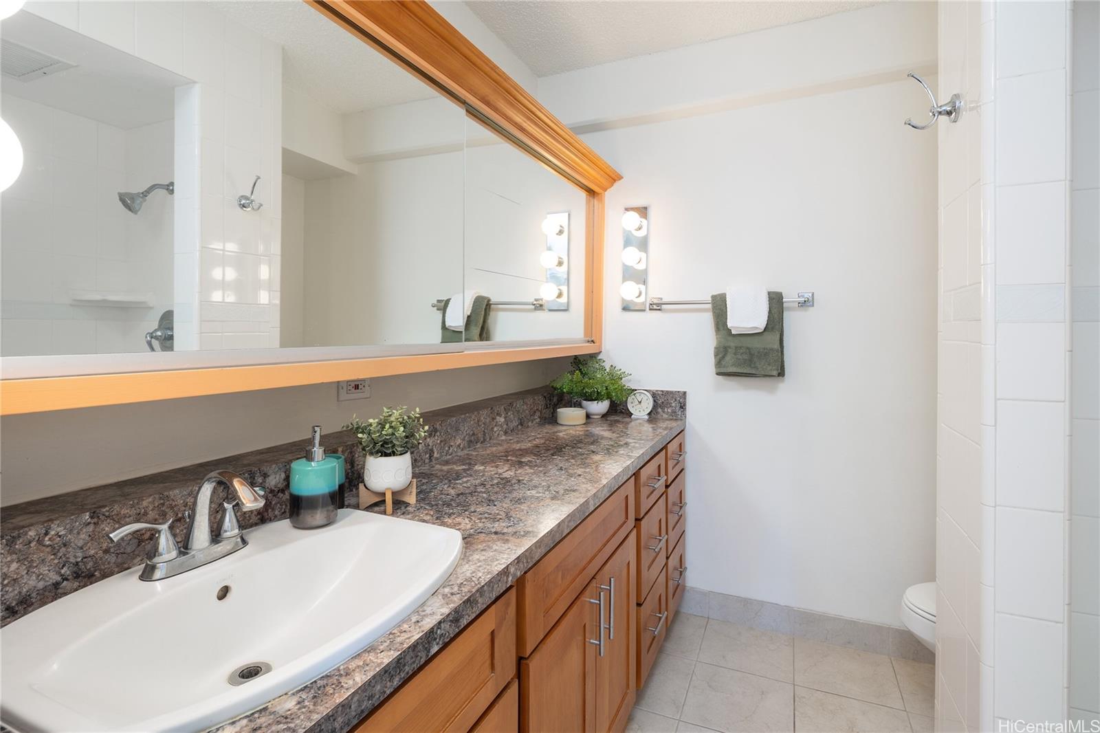 Kapiolani Manor condo # 1110, Honolulu, Hawaii - photo 12 of 24