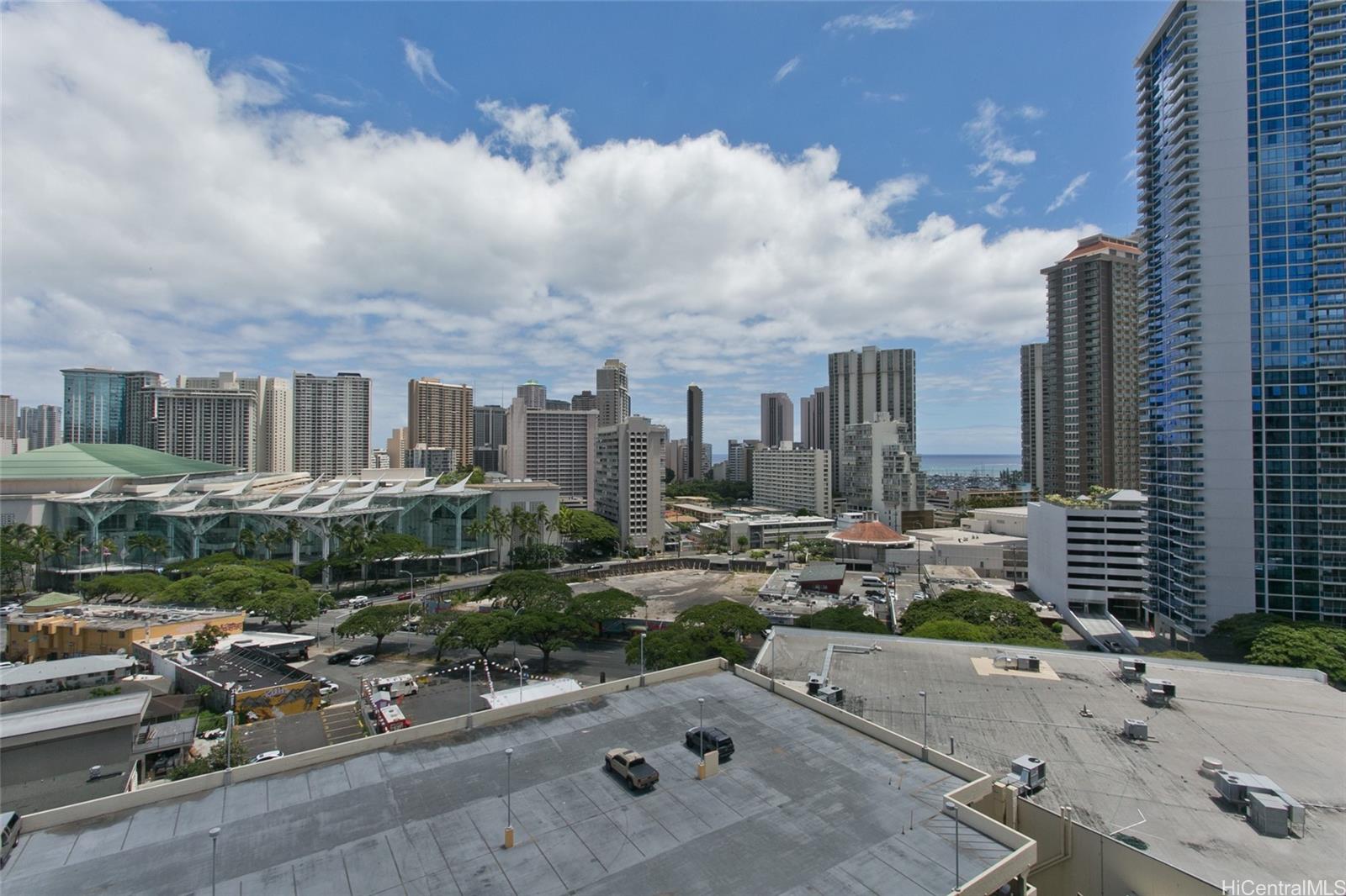 Kapiolani Manor condo # 1212, Honolulu, Hawaii - photo 5 of 13