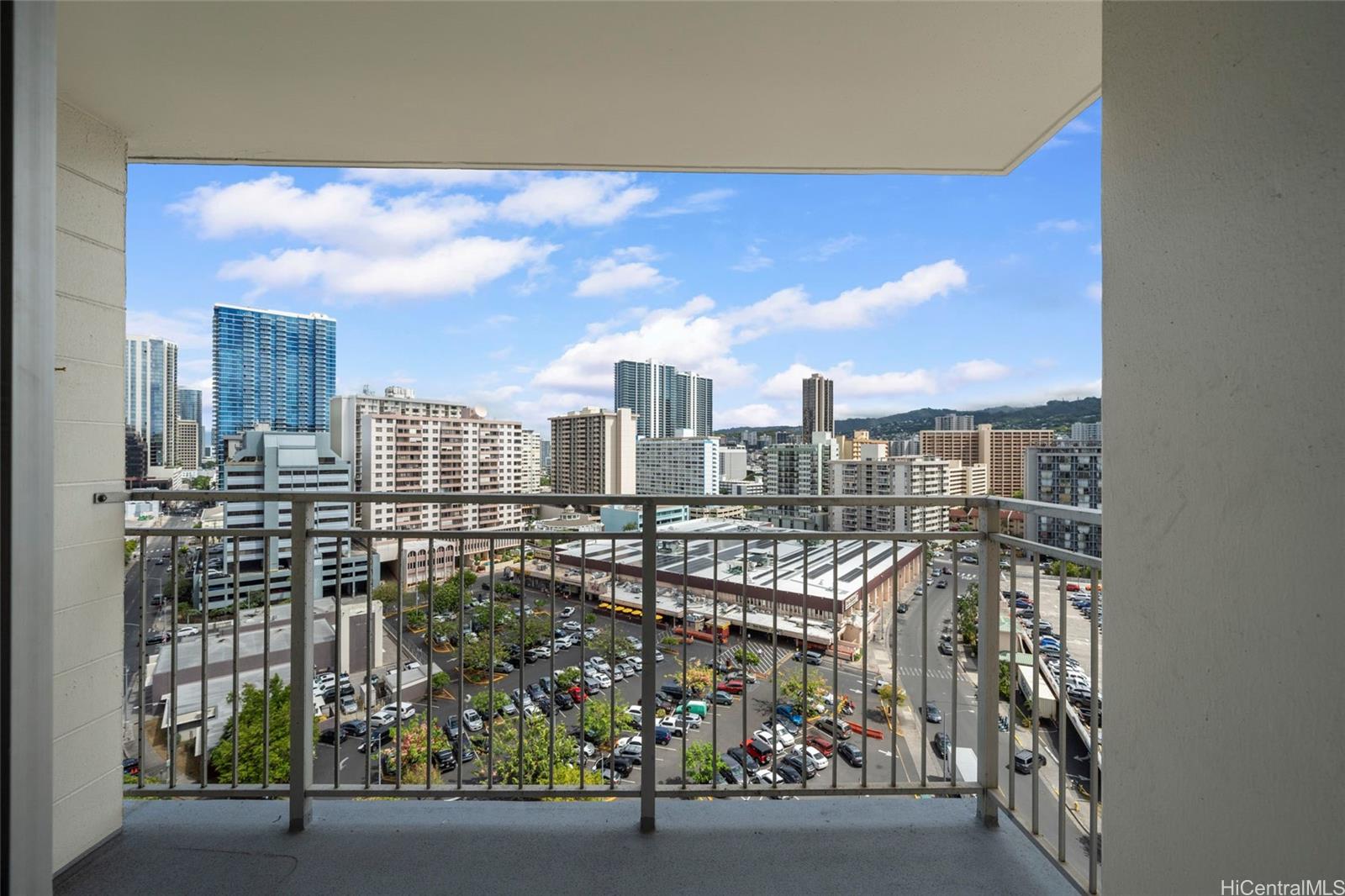 Kapiolani Manor condo # 1502, Honolulu, Hawaii - photo 15 of 24