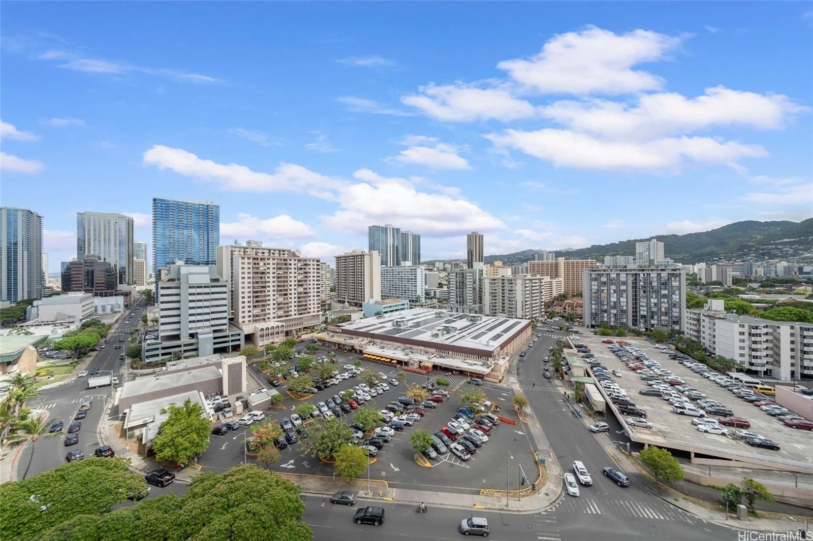 Kapiolani Manor condo # 1502, Honolulu, Hawaii - photo 16 of 24