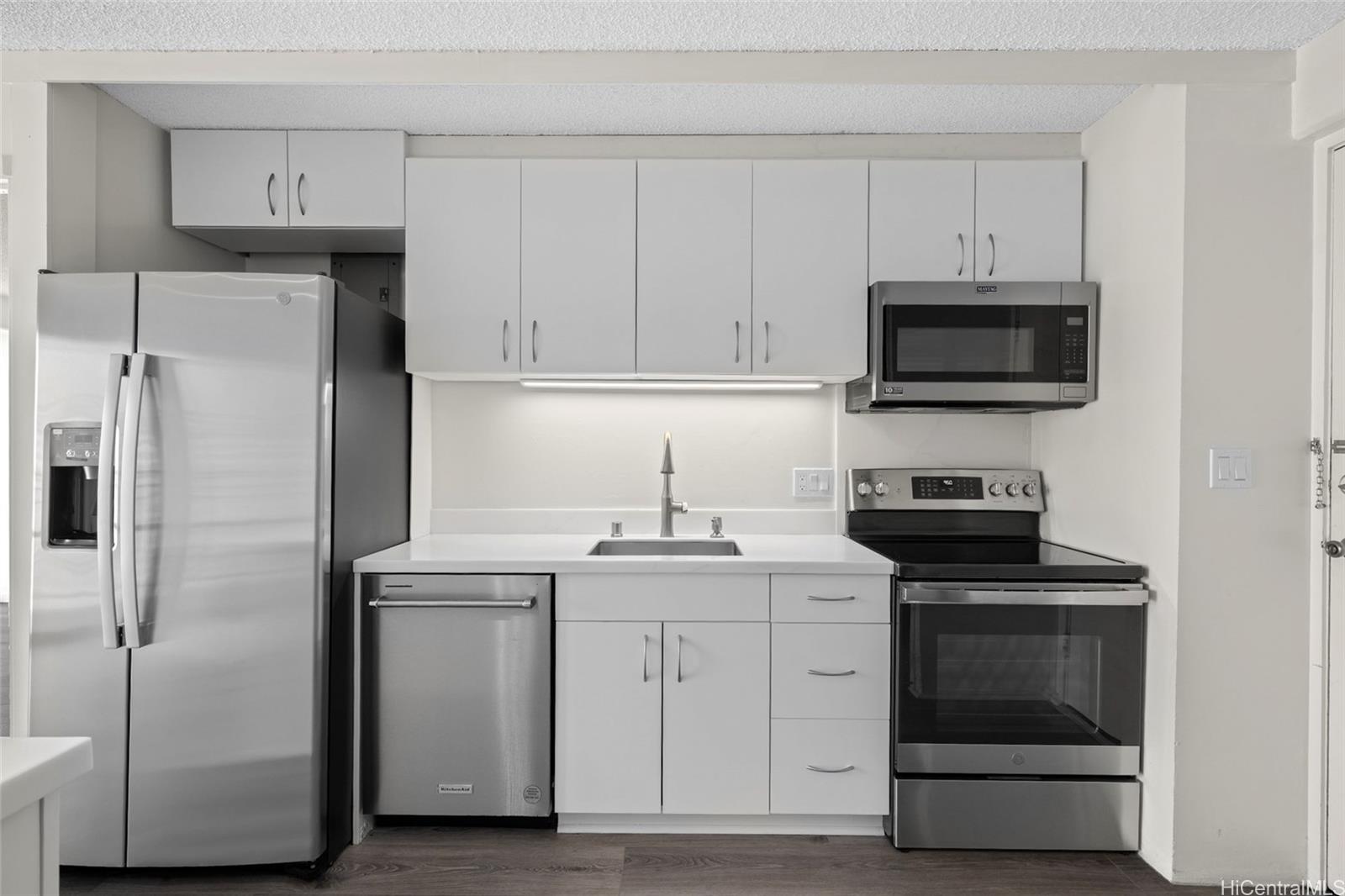 Kapiolani Manor condo # 1502, Honolulu, Hawaii - photo 8 of 24