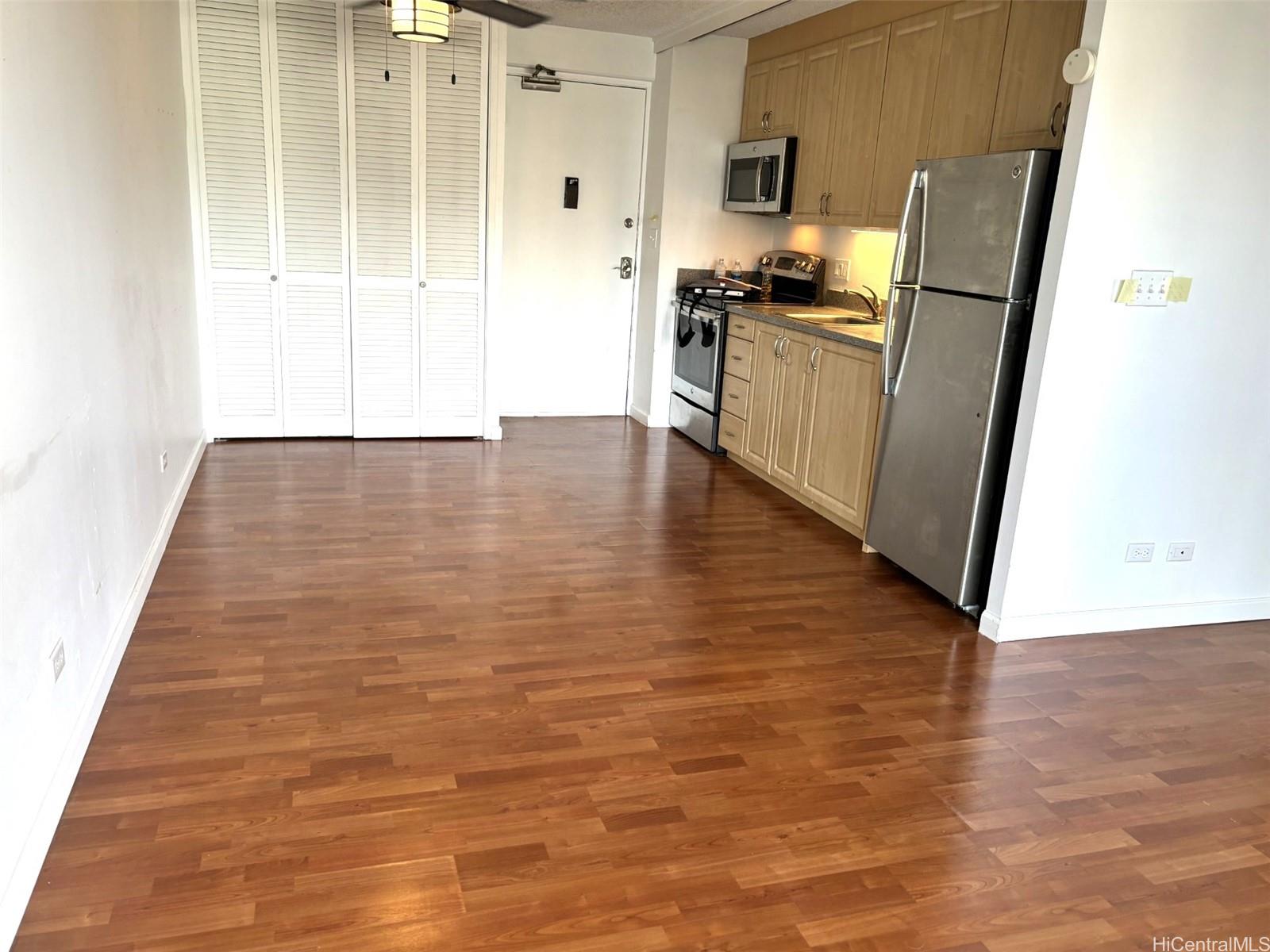 Kapiolani Manor condo # 1606, Honolulu, Hawaii - photo 2 of 22