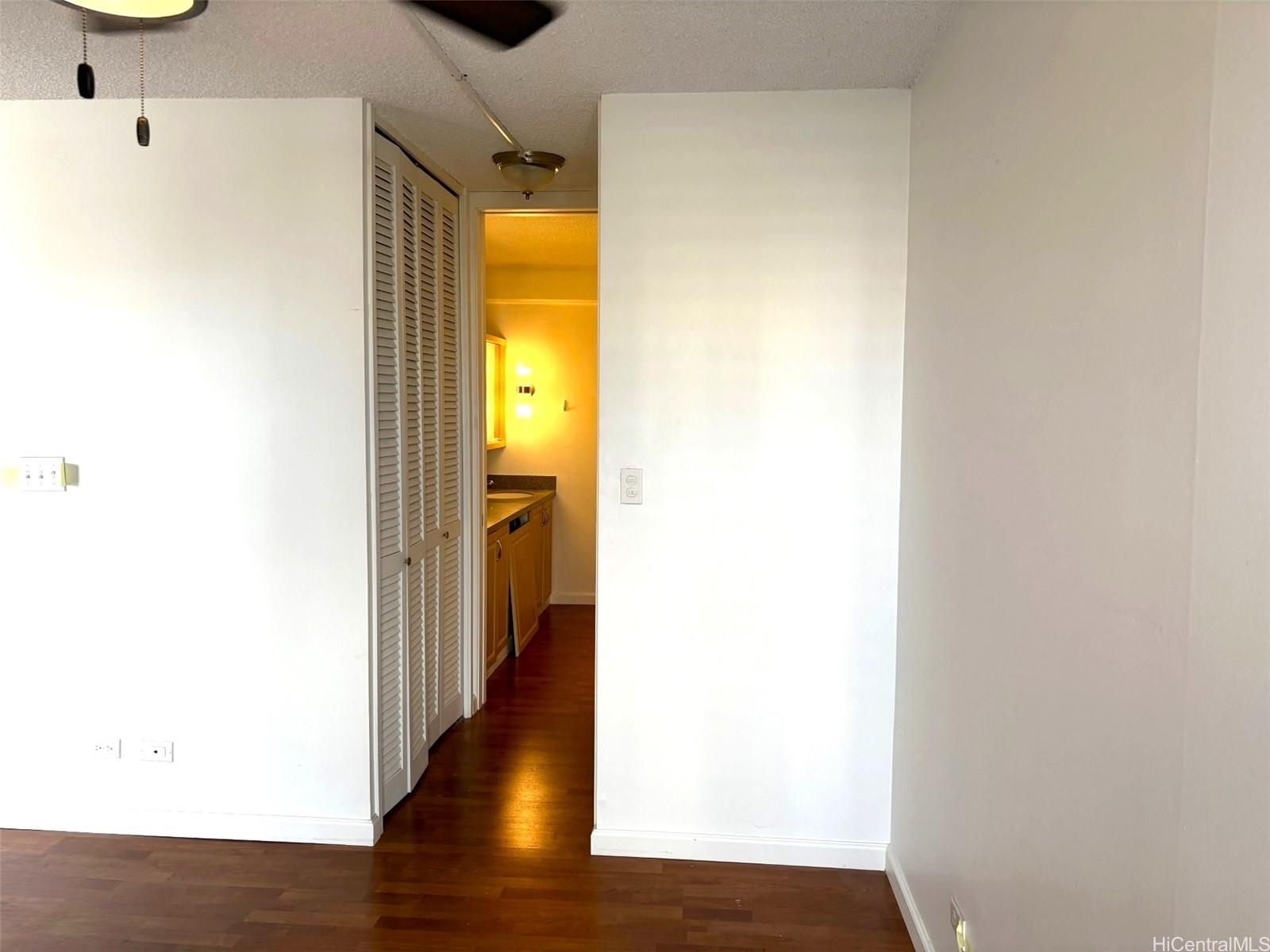 Kapiolani Manor condo # 1606, Honolulu, Hawaii - photo 11 of 22