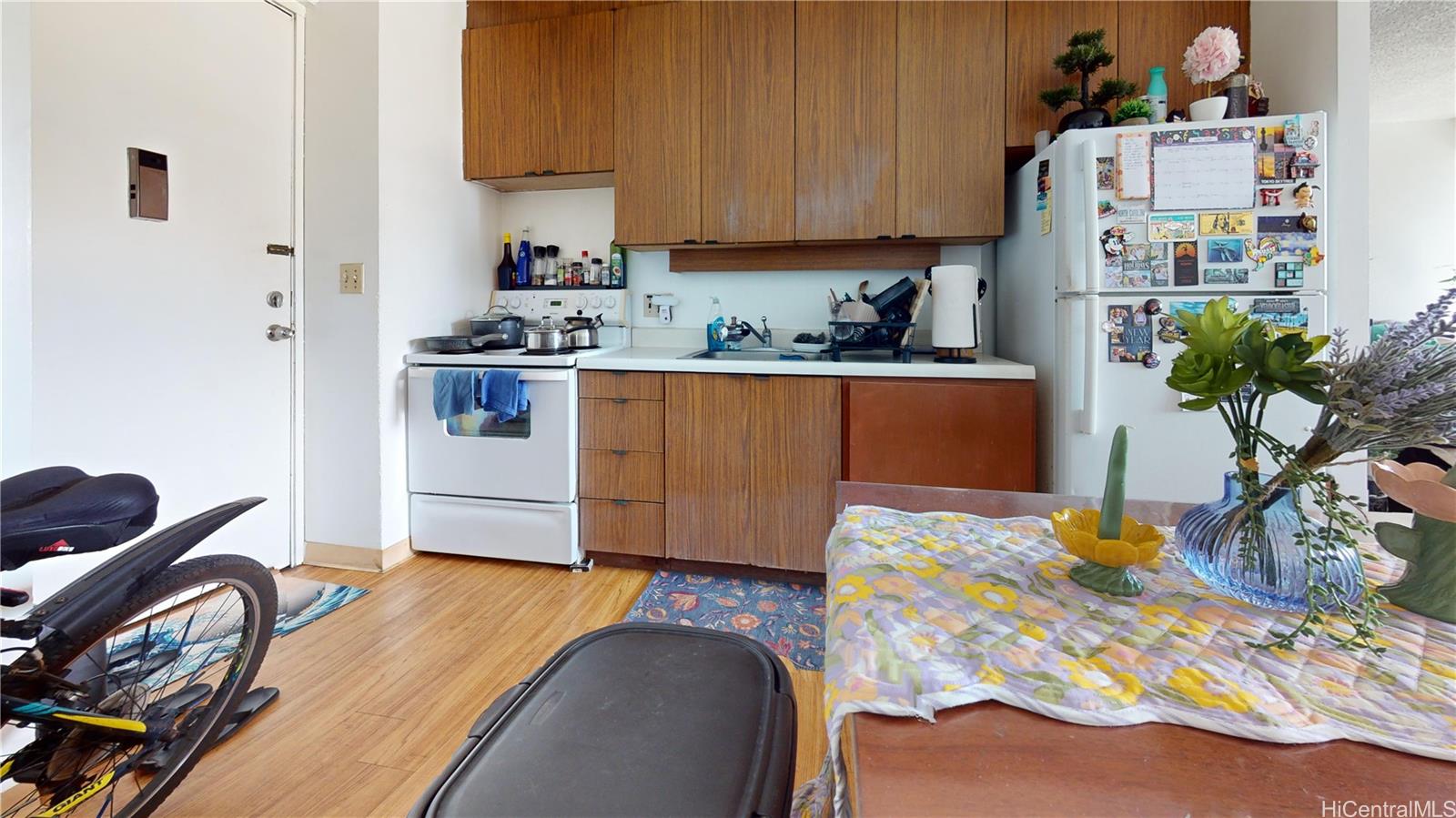 Kapiolani Manor condo # 1610, Honolulu, Hawaii - photo 11 of 20