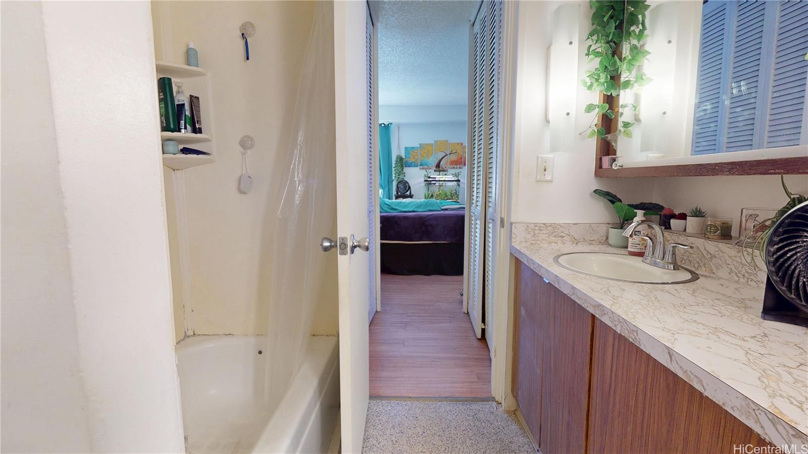 Kapiolani Manor condo # 1610, Honolulu, Hawaii - photo 17 of 20