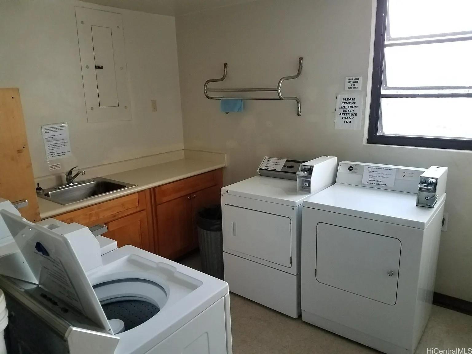 Kapiolani Manor condo # 1610, Honolulu, Hawaii - photo 18 of 20