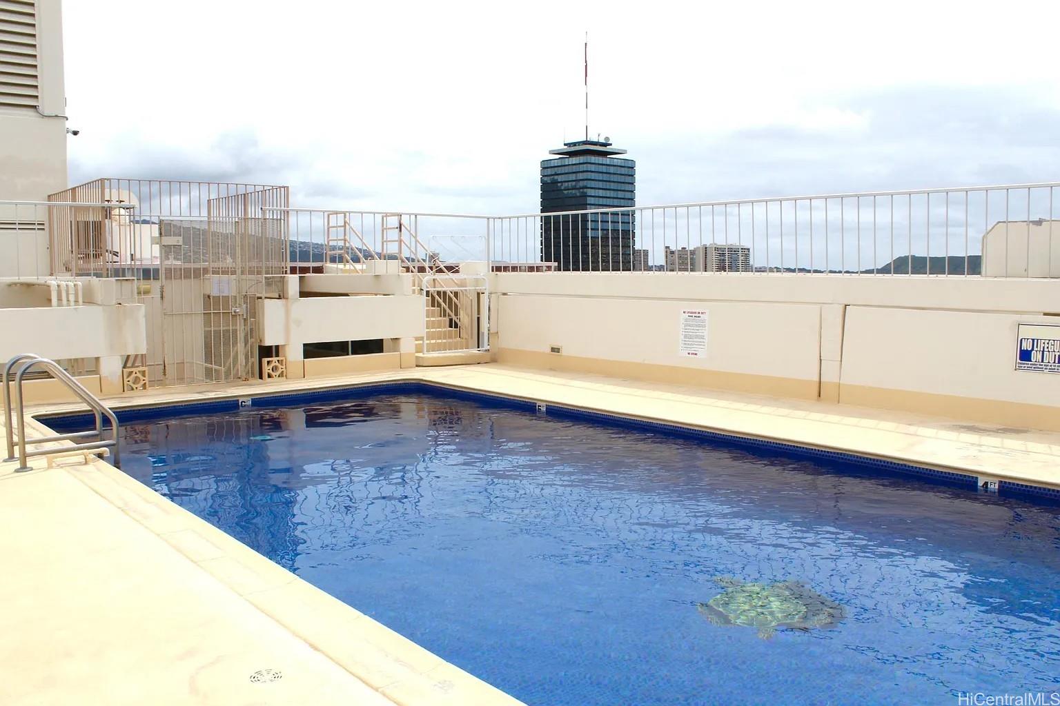 Kapiolani Manor condo # 1610, Honolulu, Hawaii - photo 19 of 20