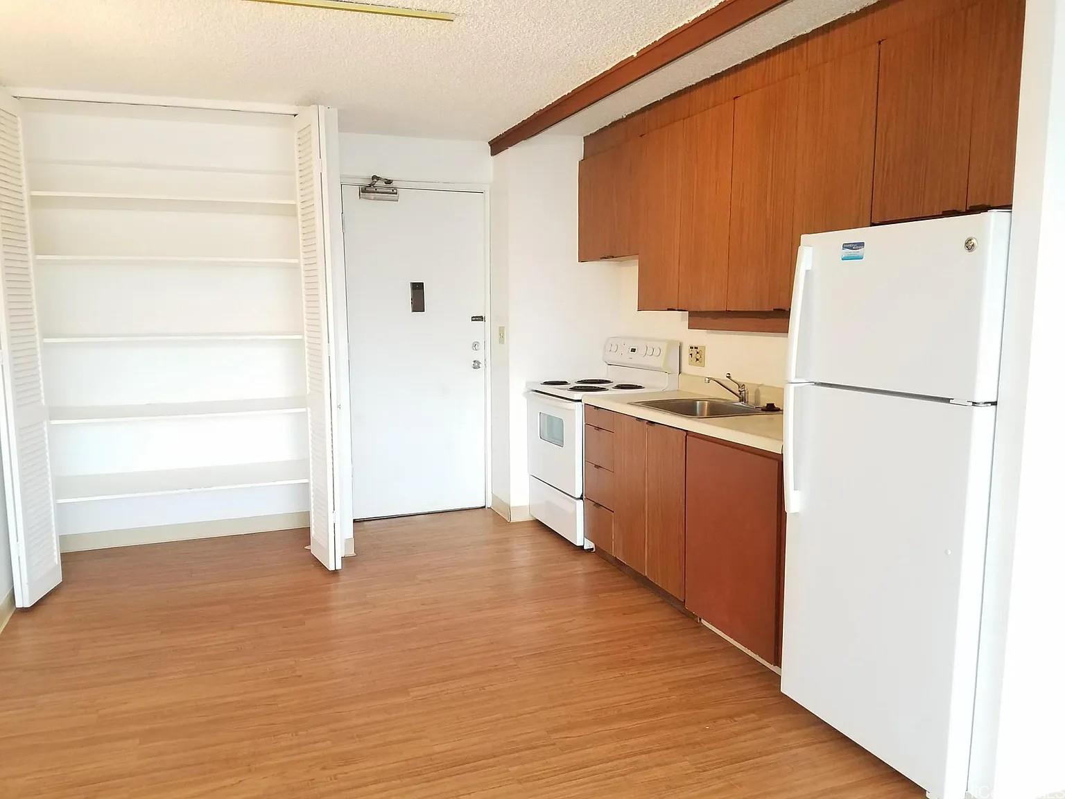 Kapiolani Manor condo # 1610, Honolulu, Hawaii - photo 10 of 20