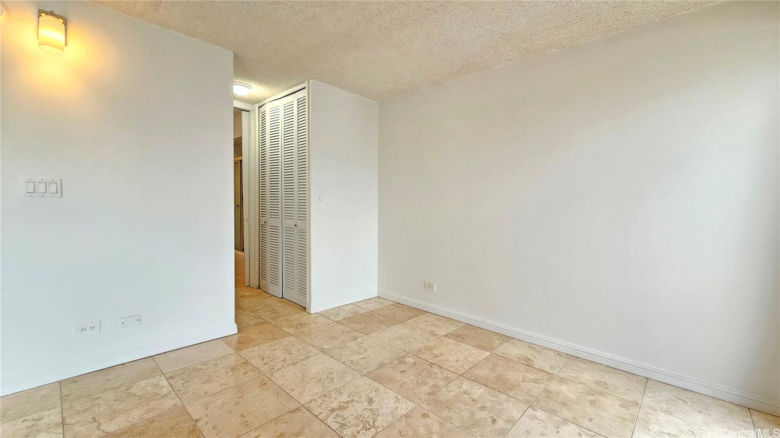 Kapiolani Manor condo # 1616, Honolulu, Hawaii - photo 6 of 22