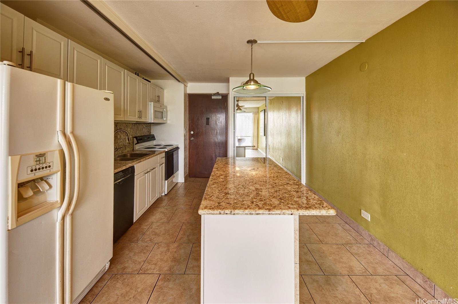 Kapiolani Manor condo # 1807, Honolulu, Hawaii - photo 2 of 25