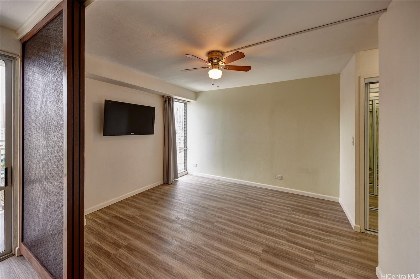 Kapiolani Manor condo # 1807, Honolulu, Hawaii - photo 11 of 25