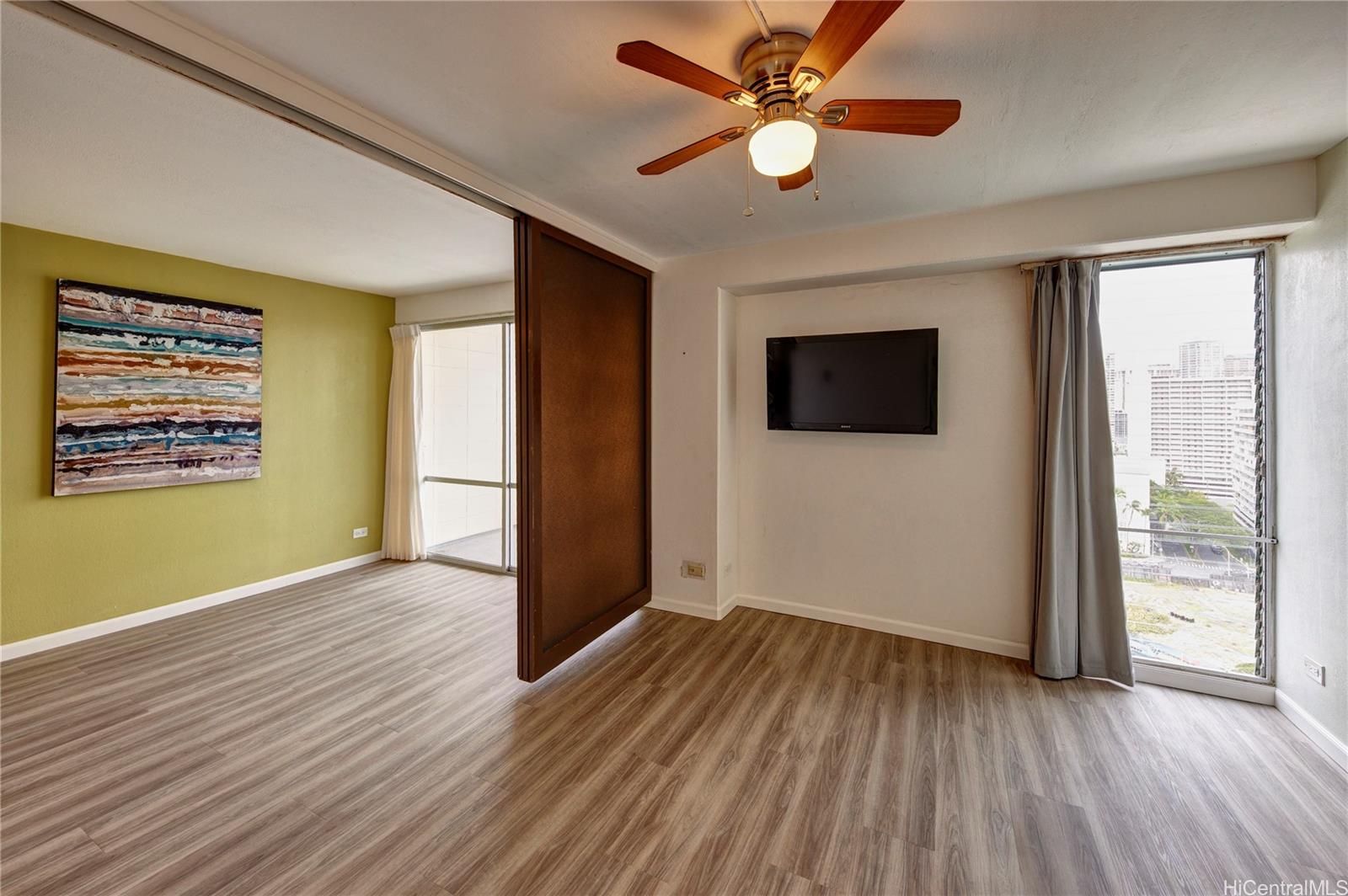 Kapiolani Manor condo # 1807, Honolulu, Hawaii - photo 15 of 25