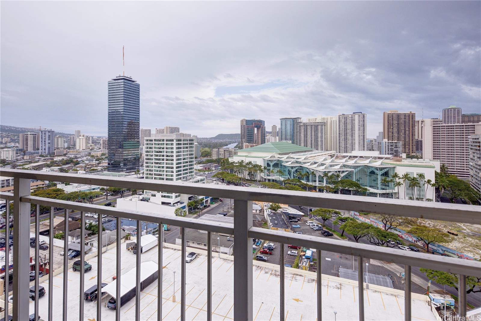 Kapiolani Manor condo # 1807, Honolulu, Hawaii - photo 16 of 25