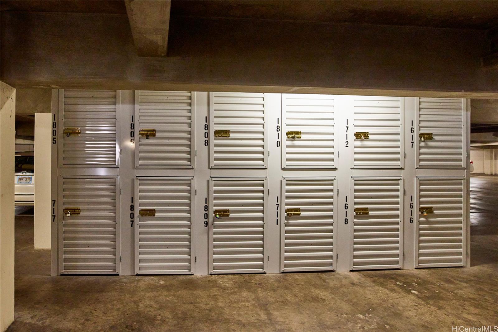 Kapiolani Manor condo # 1807, Honolulu, Hawaii - photo 17 of 25