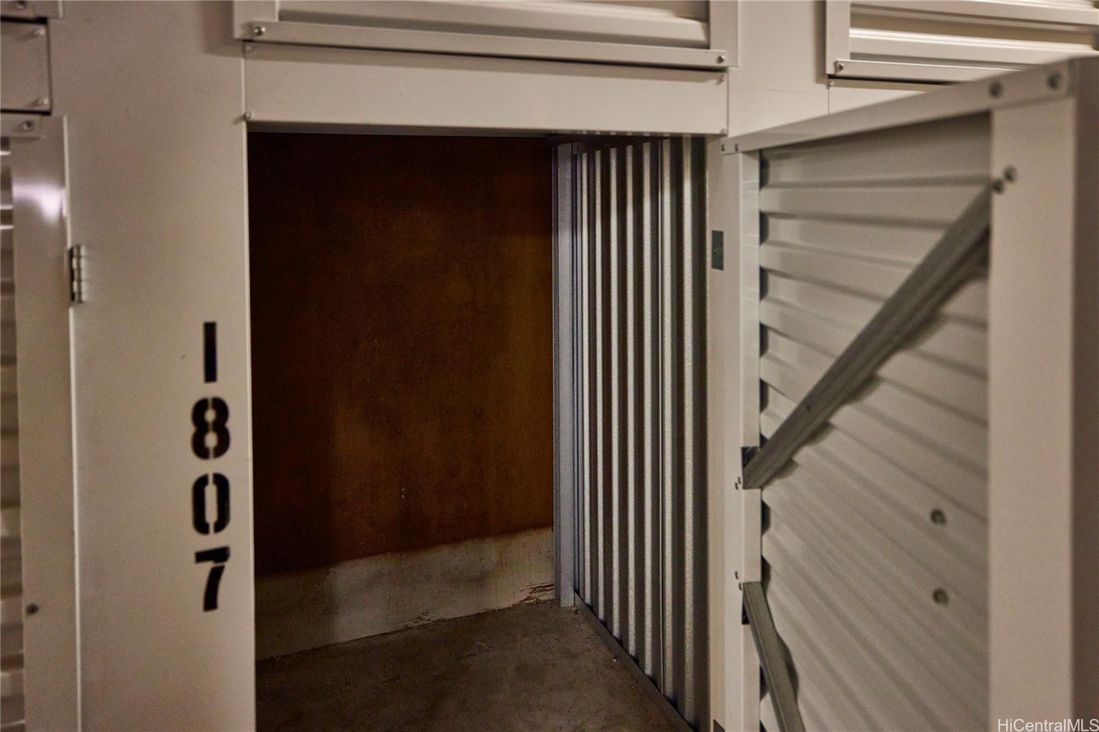 Kapiolani Manor condo # 1807, Honolulu, Hawaii - photo 19 of 25