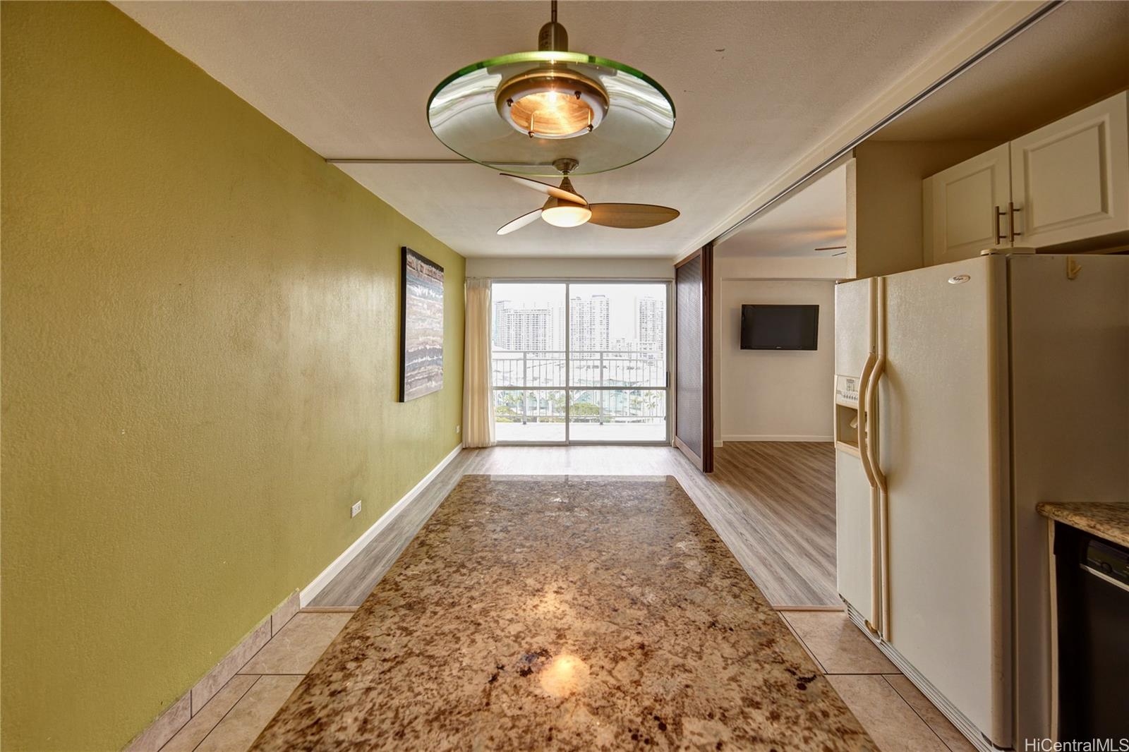 Kapiolani Manor condo # 1807, Honolulu, Hawaii - photo 7 of 25