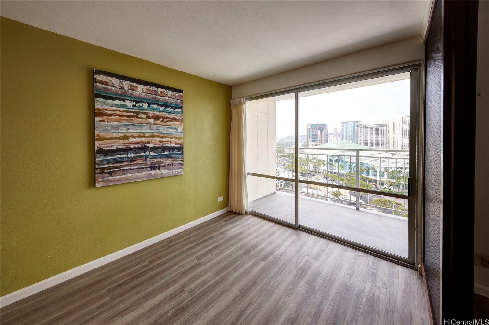 Kapiolani Manor condo # 1807, Honolulu, Hawaii - photo 8 of 25