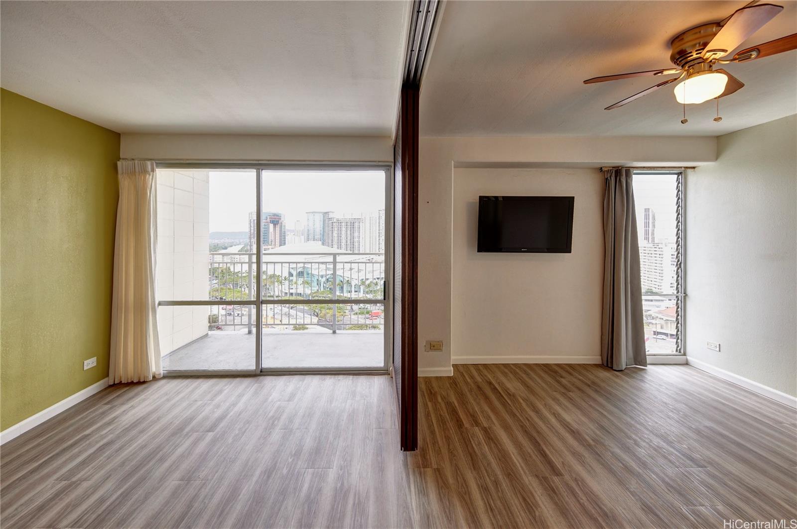 Kapiolani Manor condo # 1807, Honolulu, Hawaii - photo 10 of 25