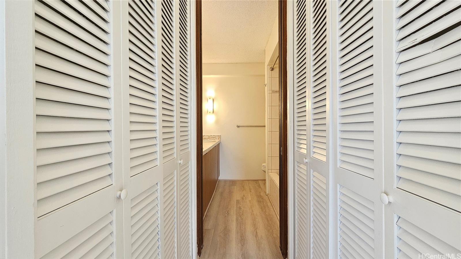 Kapiolani Manor condo # 1808, Honolulu, Hawaii - photo 10 of 21