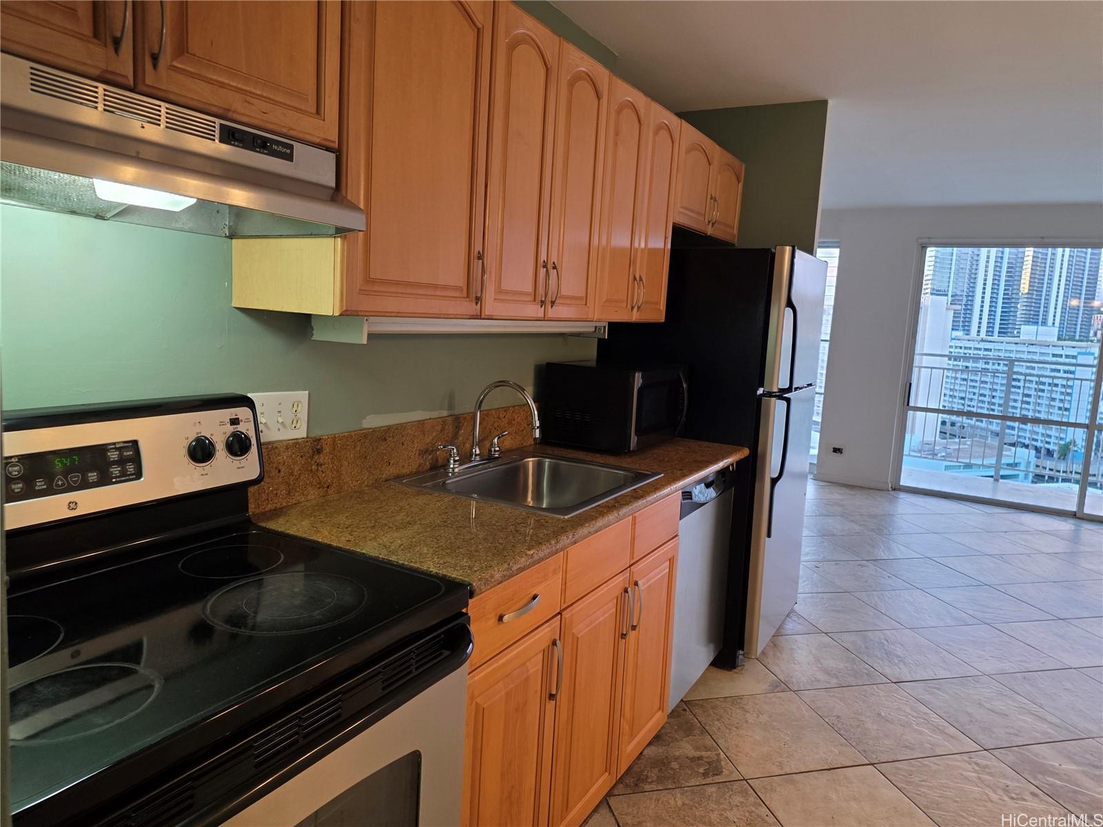 Kapiolani Manor condo # 1901, Honolulu, Hawaii - photo 2 of 12