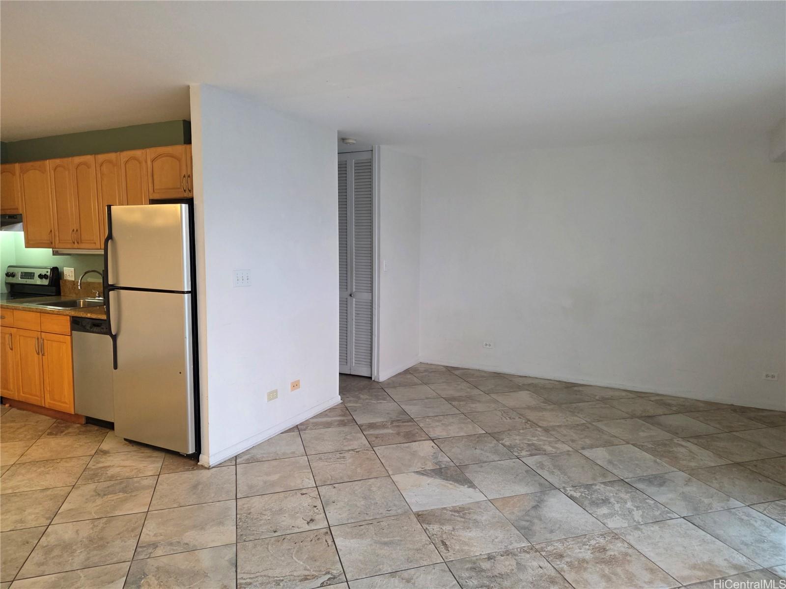 Kapiolani Manor condo # 1901, Honolulu, Hawaii - photo 3 of 12