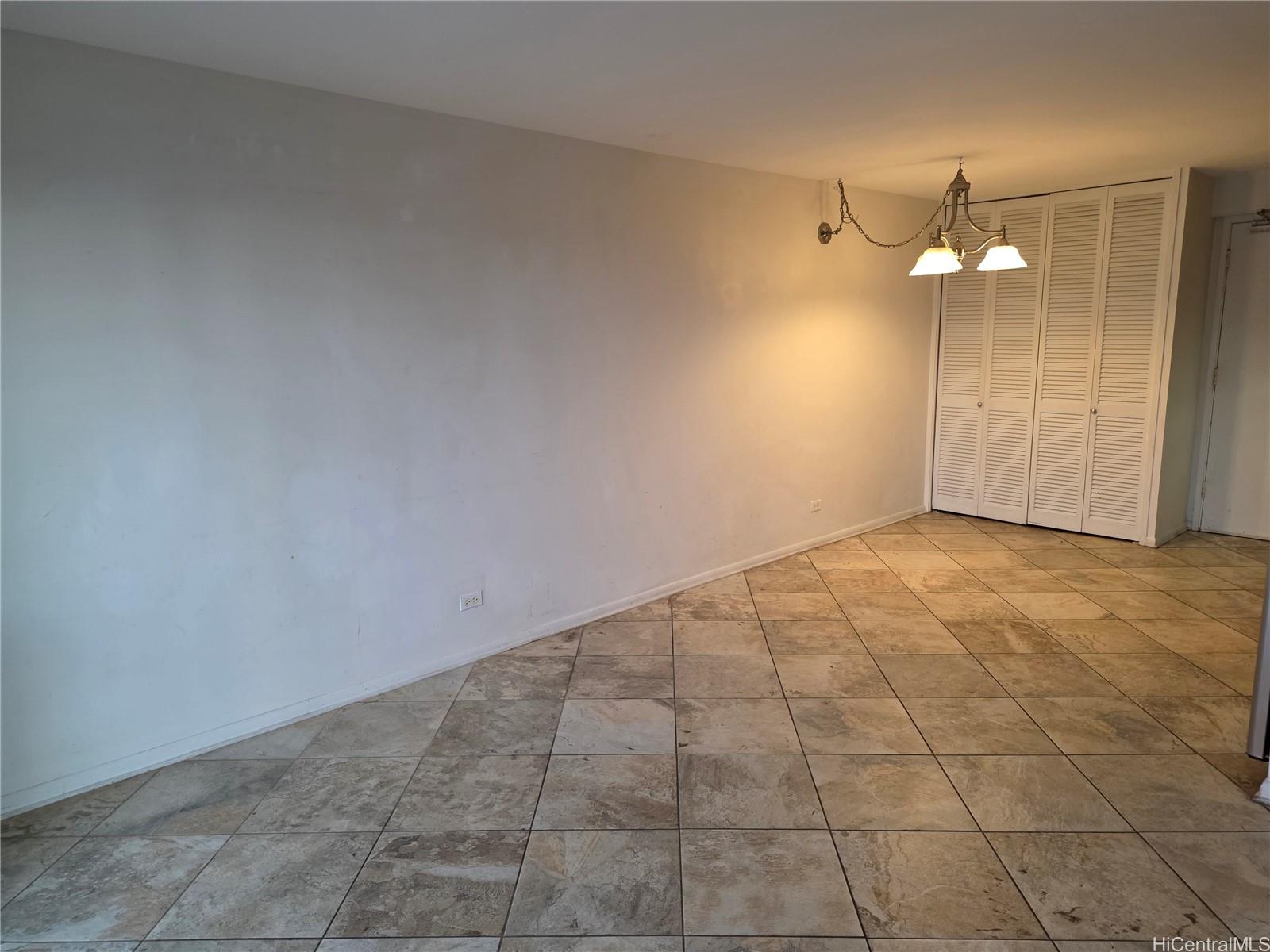 Kapiolani Manor condo # 1901, Honolulu, Hawaii - photo 4 of 12