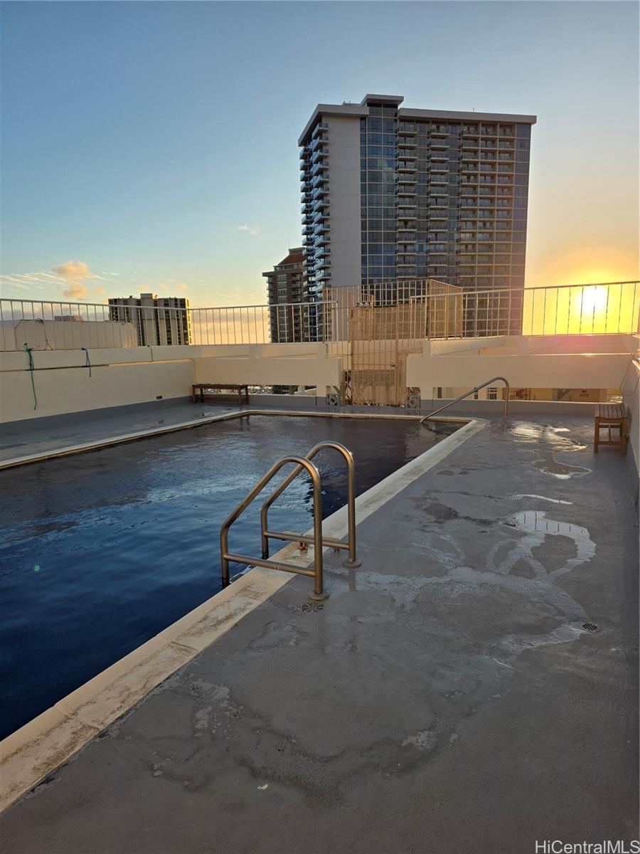 Kapiolani Manor condo # 1901, Honolulu, Hawaii - photo 10 of 12