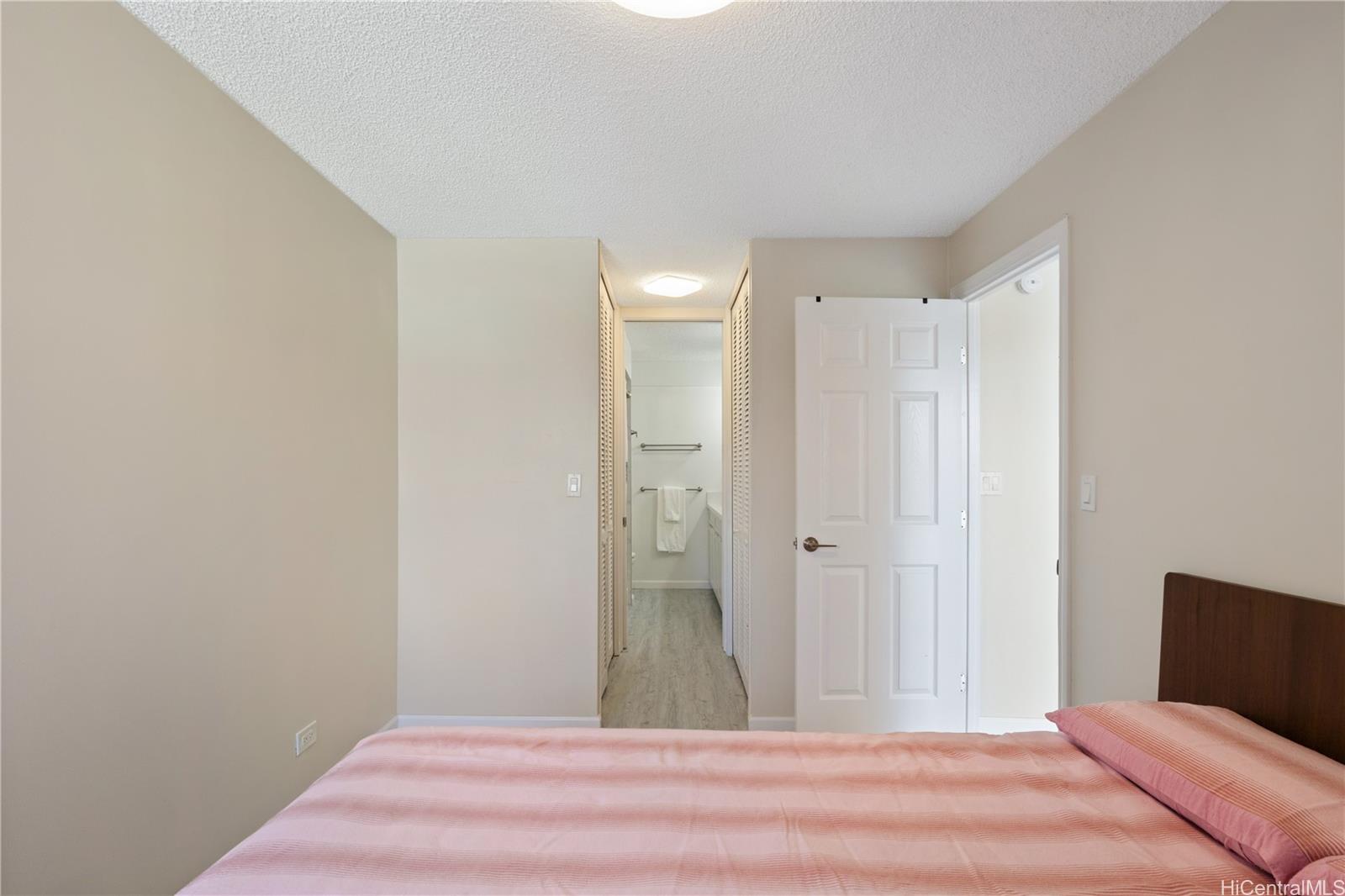 Kapiolani Manor condo # 1904, Honolulu, Hawaii - photo 11 of 20