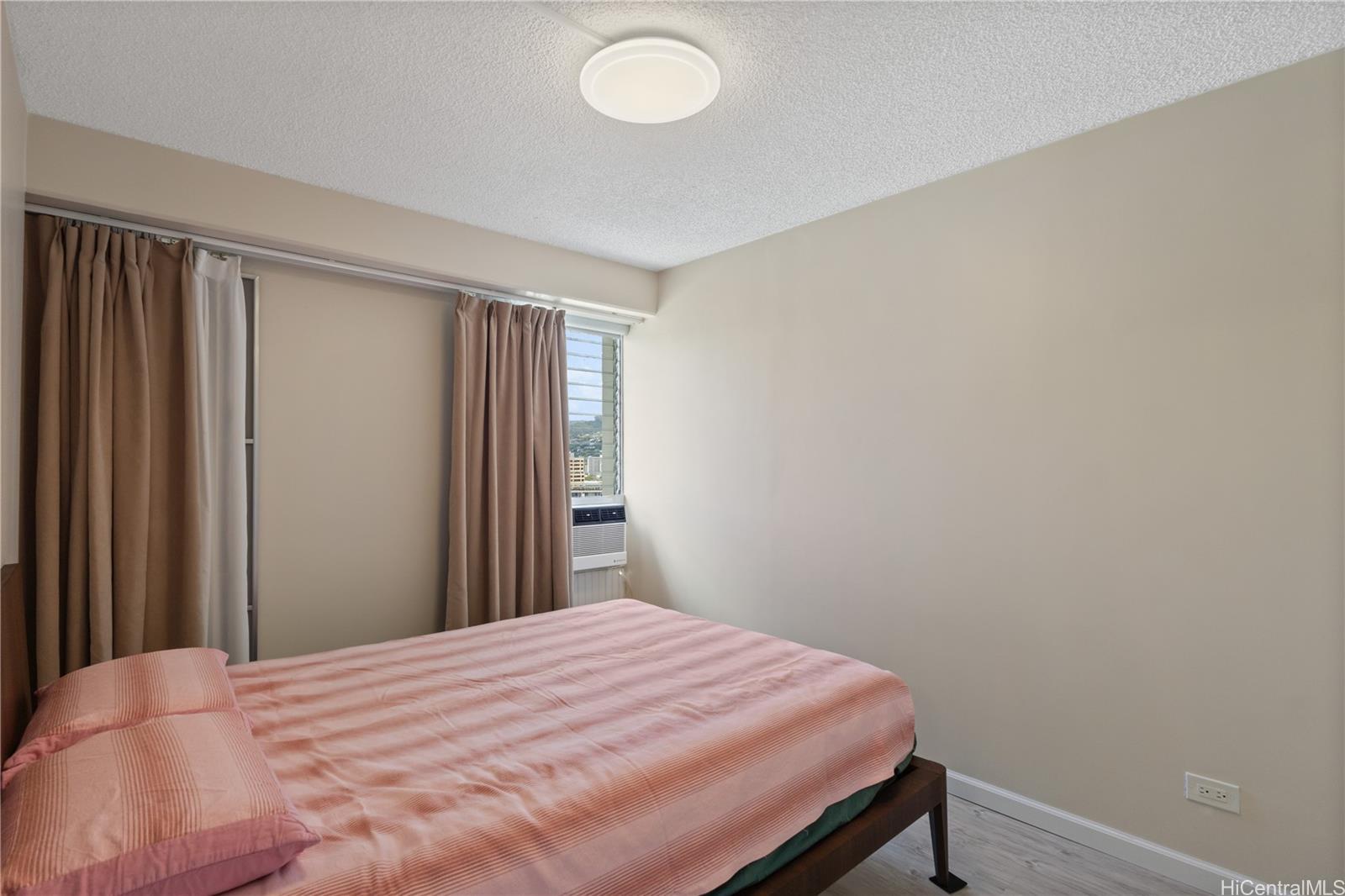 Kapiolani Manor condo # 1904, Honolulu, Hawaii - photo 12 of 20