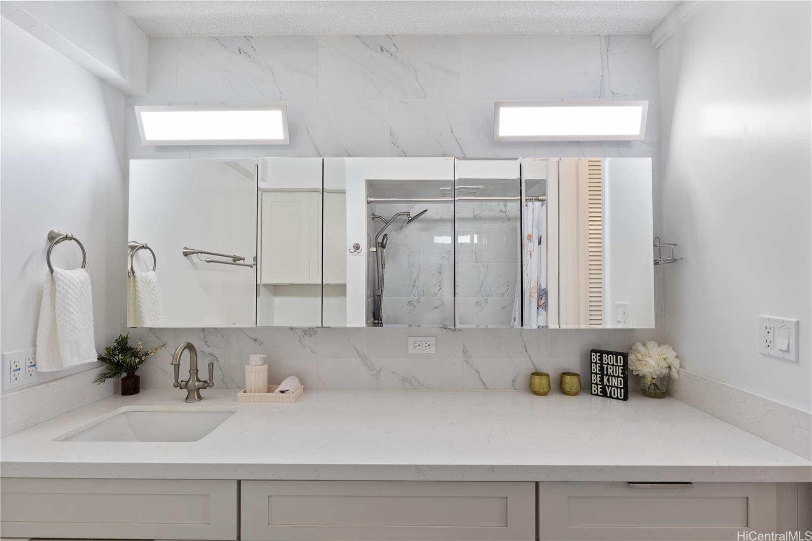 Kapiolani Manor condo # 1904, Honolulu, Hawaii - photo 14 of 20