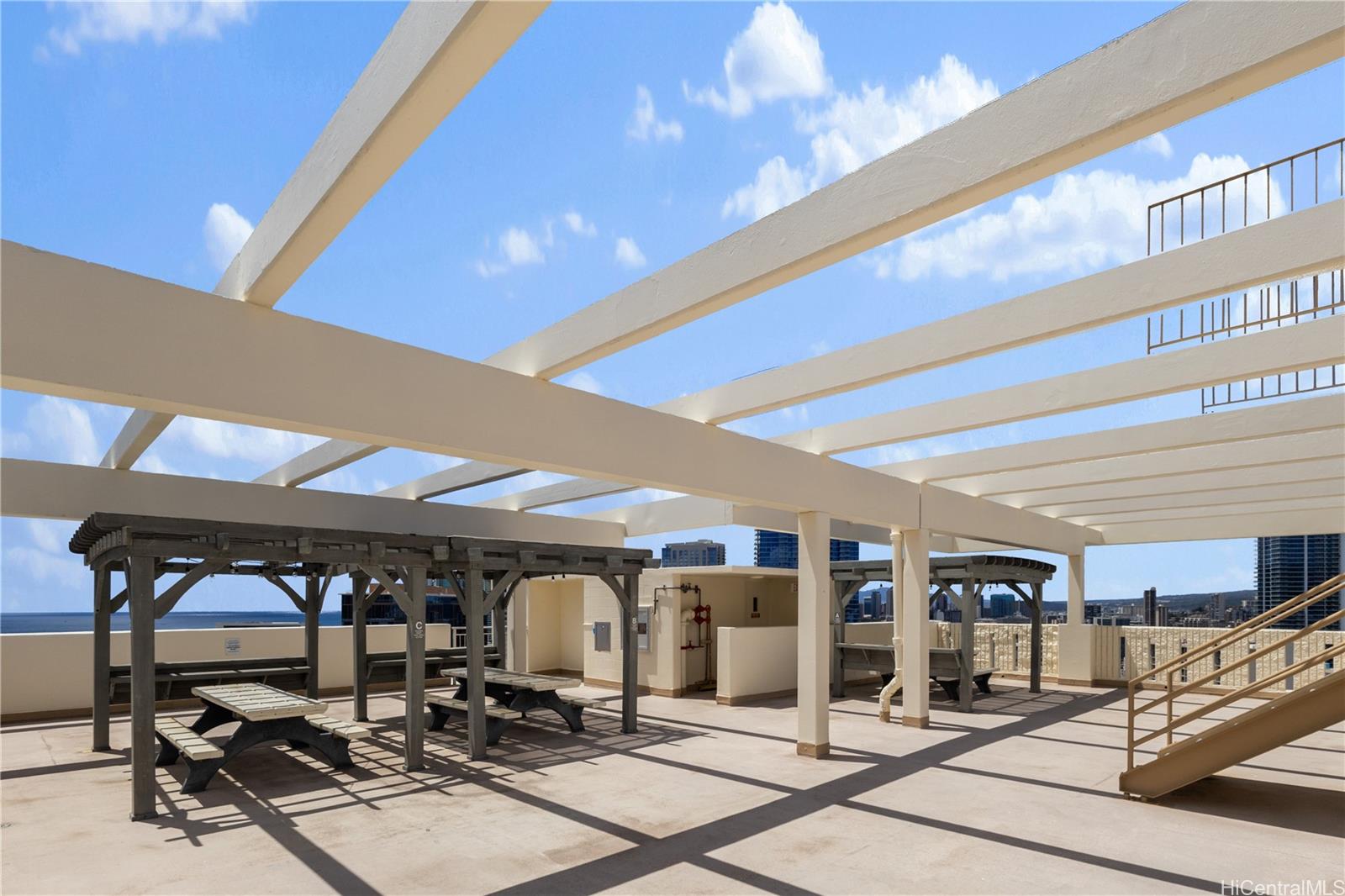 Kapiolani Manor condo # 1904, Honolulu, Hawaii - photo 19 of 20