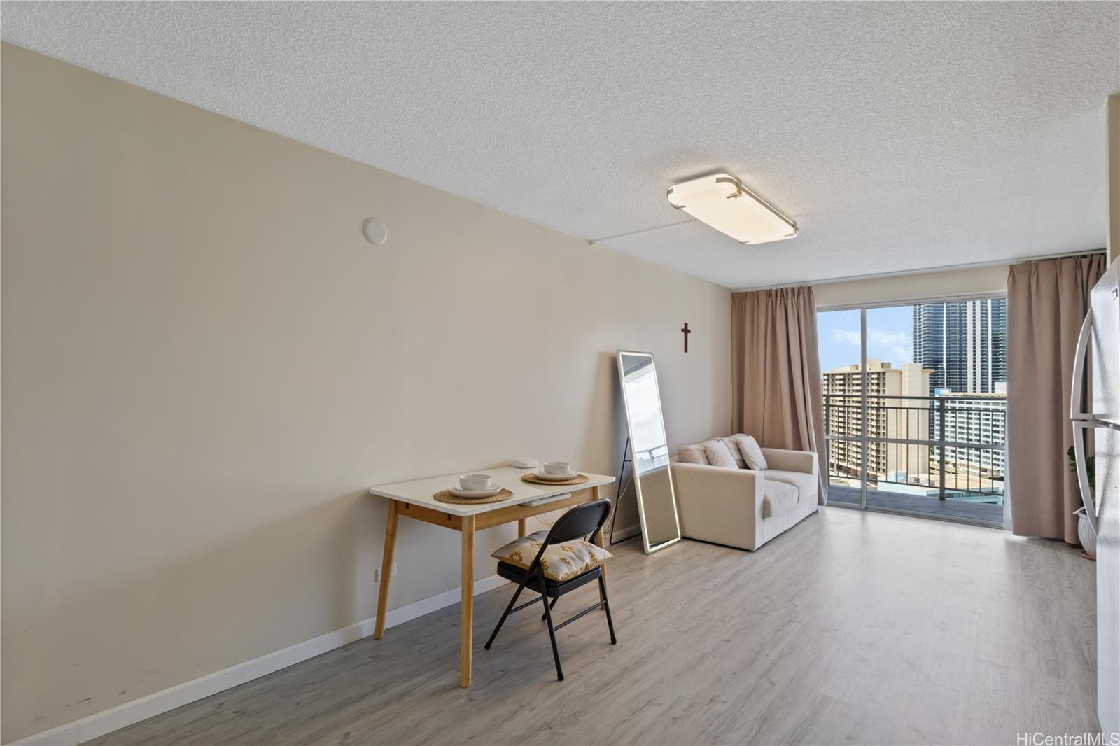 Kapiolani Manor condo # 1904, Honolulu, Hawaii - photo 6 of 20