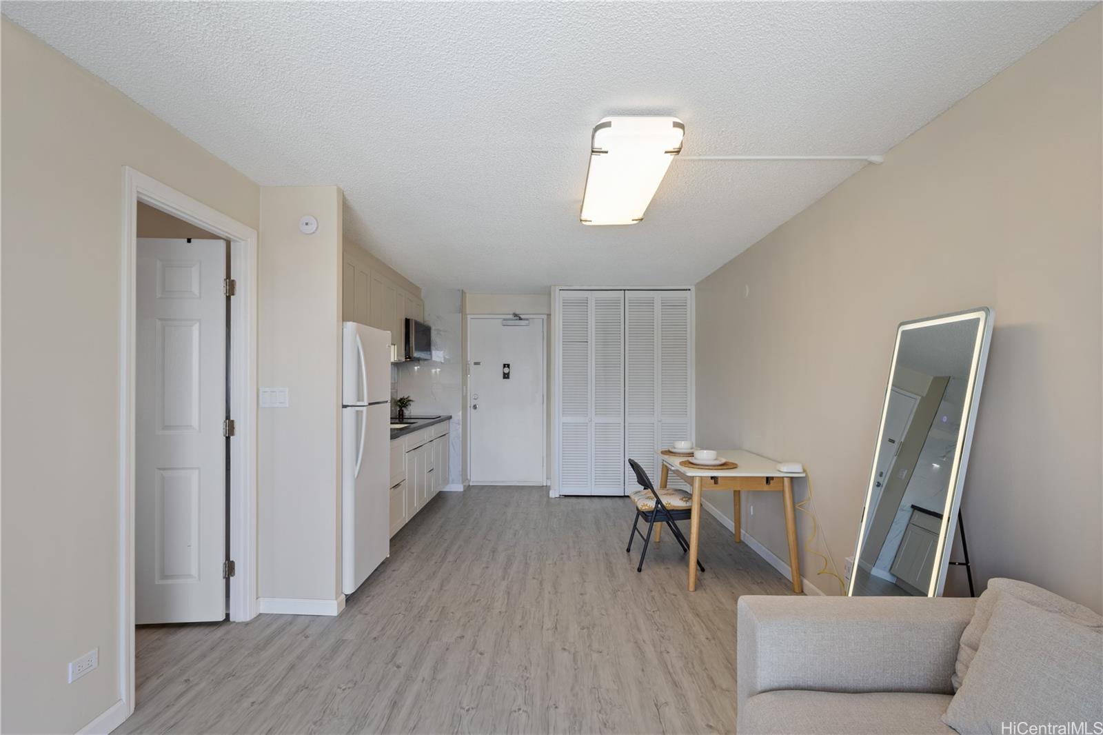 Kapiolani Manor condo # 1904, Honolulu, Hawaii - photo 7 of 20