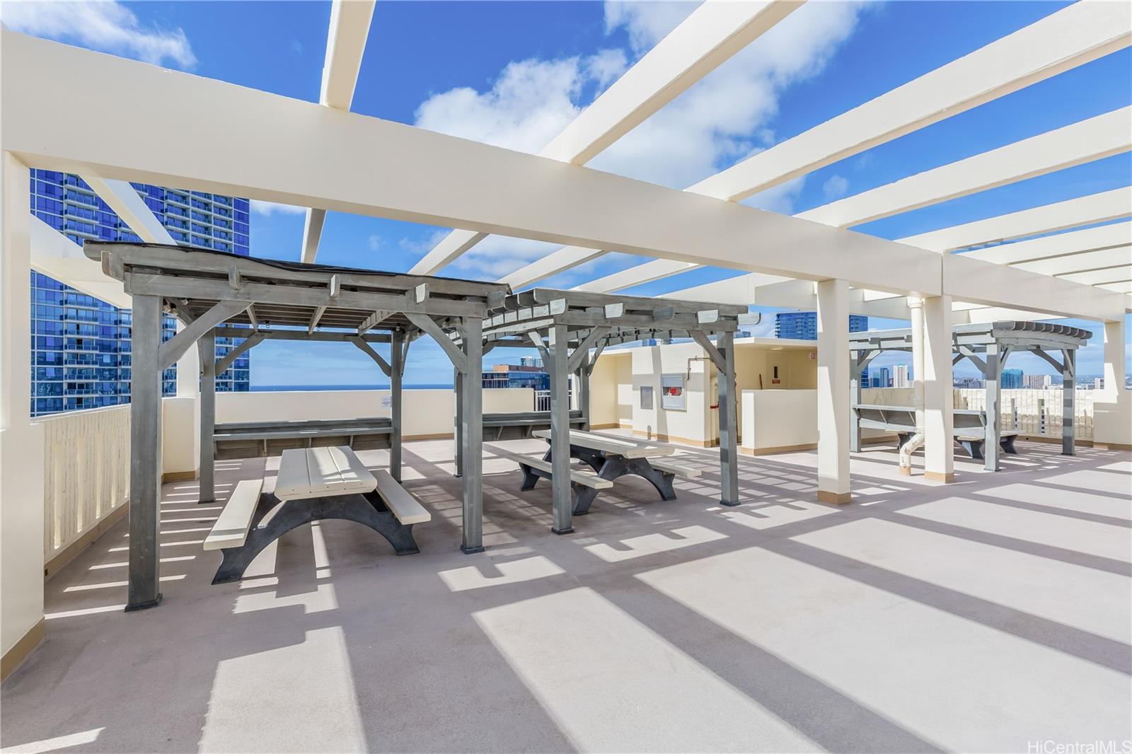 Kapiolani Manor condo # 2114, Honolulu, Hawaii - photo 19 of 23