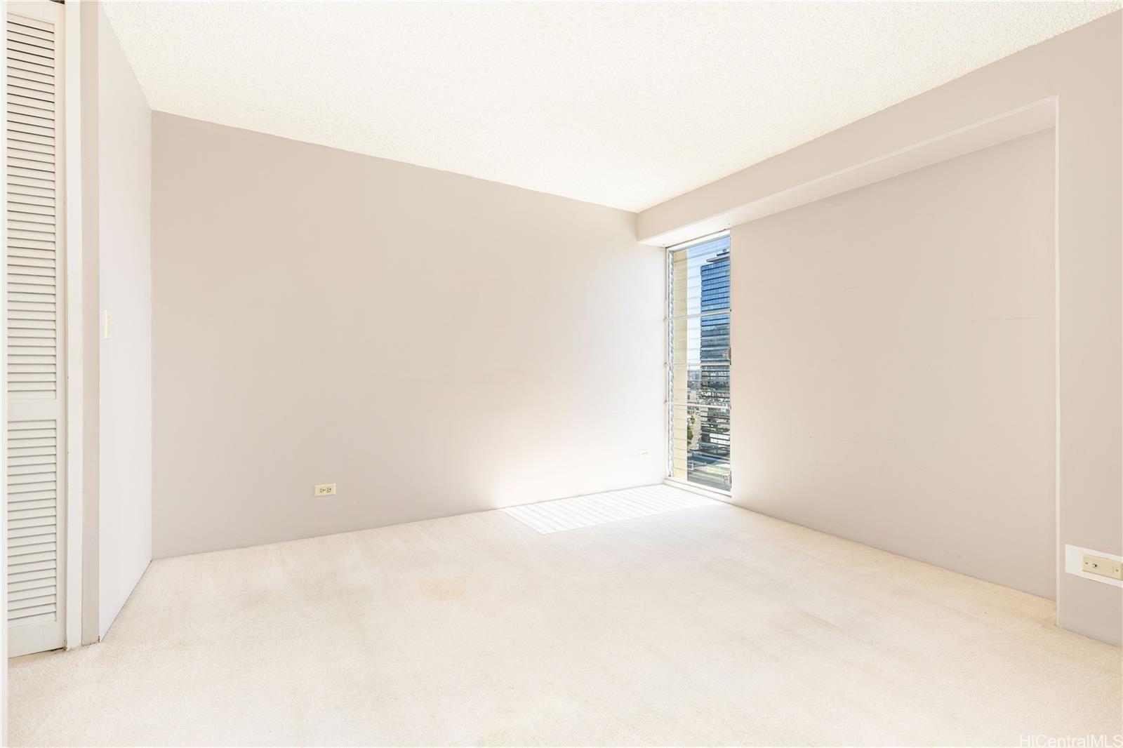 Kapiolani Manor condo # 2114, Honolulu, Hawaii - photo 8 of 23