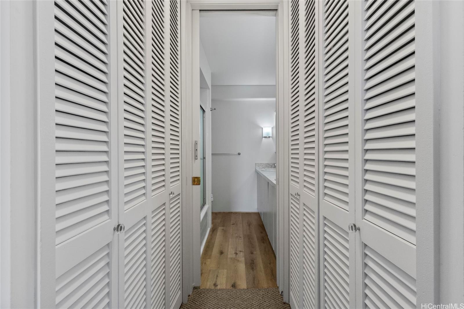 Kapiolani Manor condo # 2115, Honolulu, Hawaii - photo 13 of 22