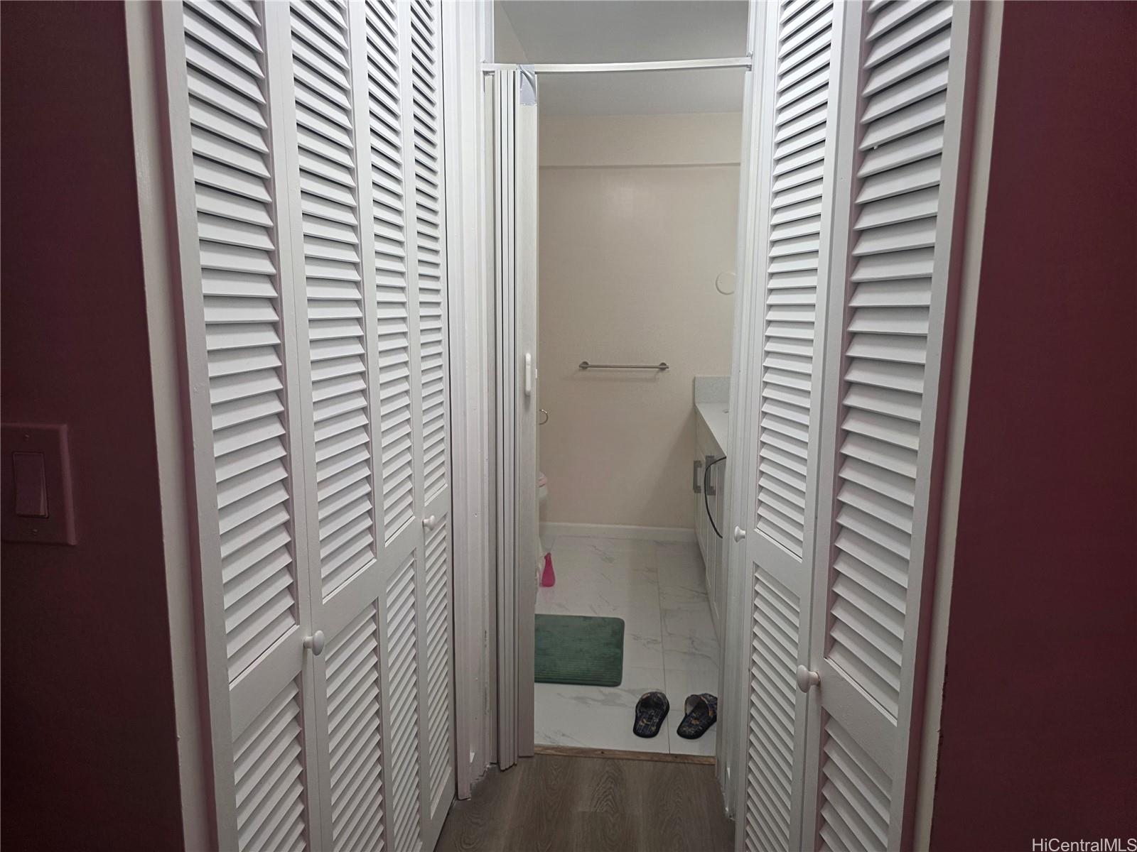 Kapiolani Manor condo # 2204, Honolulu, Hawaii - photo 8 of 14