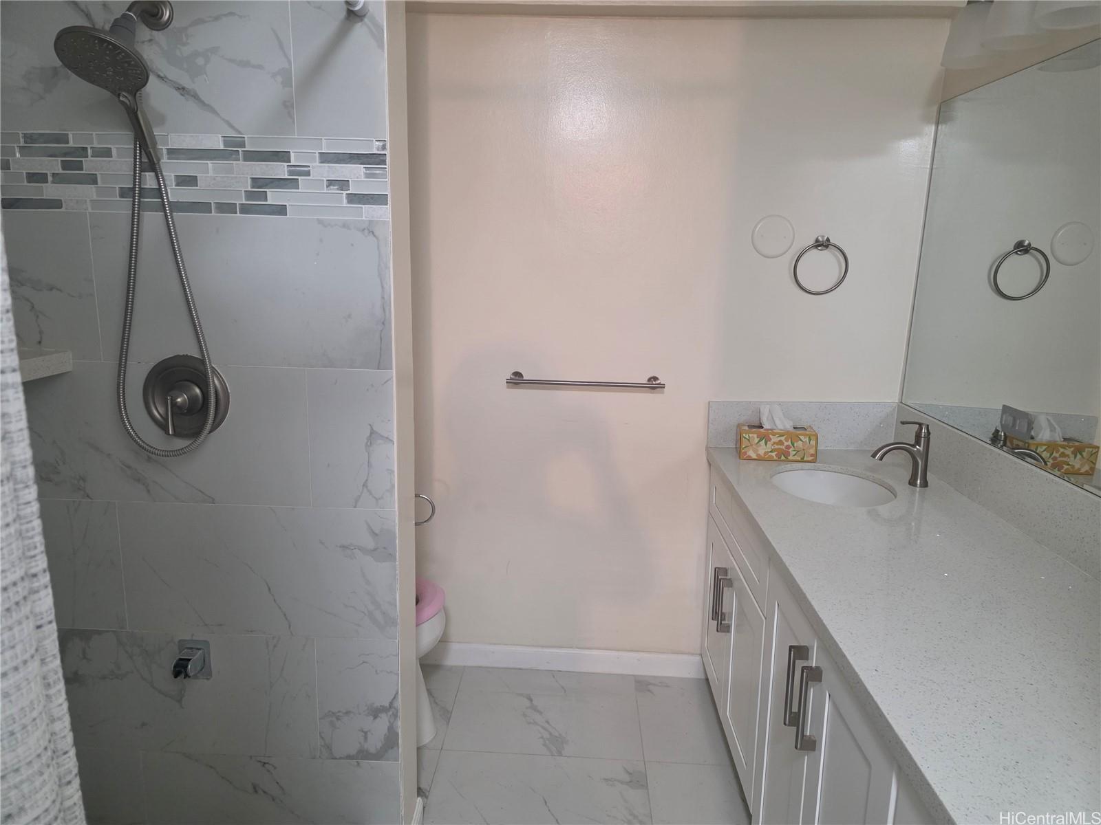 Kapiolani Manor condo # 2204, Honolulu, Hawaii - photo 9 of 14