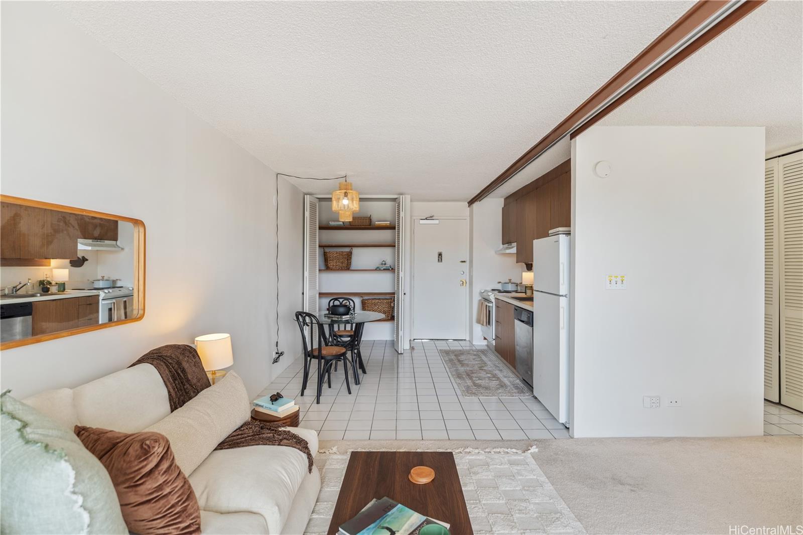 Kapiolani Manor condo # 2610, Honolulu, Hawaii - photo 6 of 23