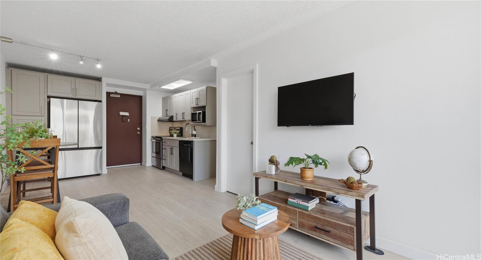 Kapiolani Manor condo # 406, Honolulu, Hawaii - photo 2 of 20