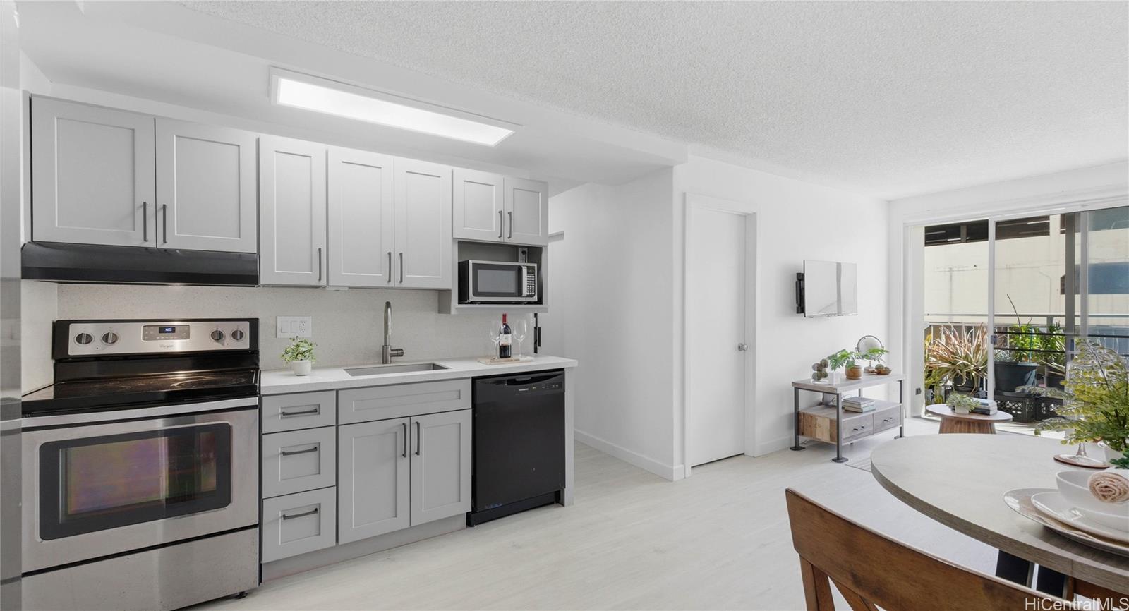 Kapiolani Manor condo # 406, Honolulu, Hawaii - photo 5 of 20